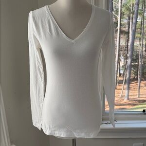 Women's GapBody Pure Body White V-Neck Long Sleeve Top, Medium, Like New